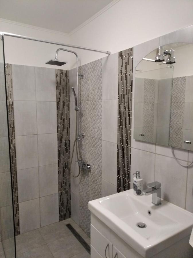 Tatabanya Ujvarosi Lakas Dış mekan fotoğraf